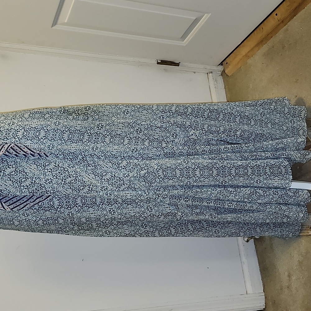 Cabi Maxi Slip Dress Flowy Size 8 Romantic Sexy Party - Picture 2 of 10